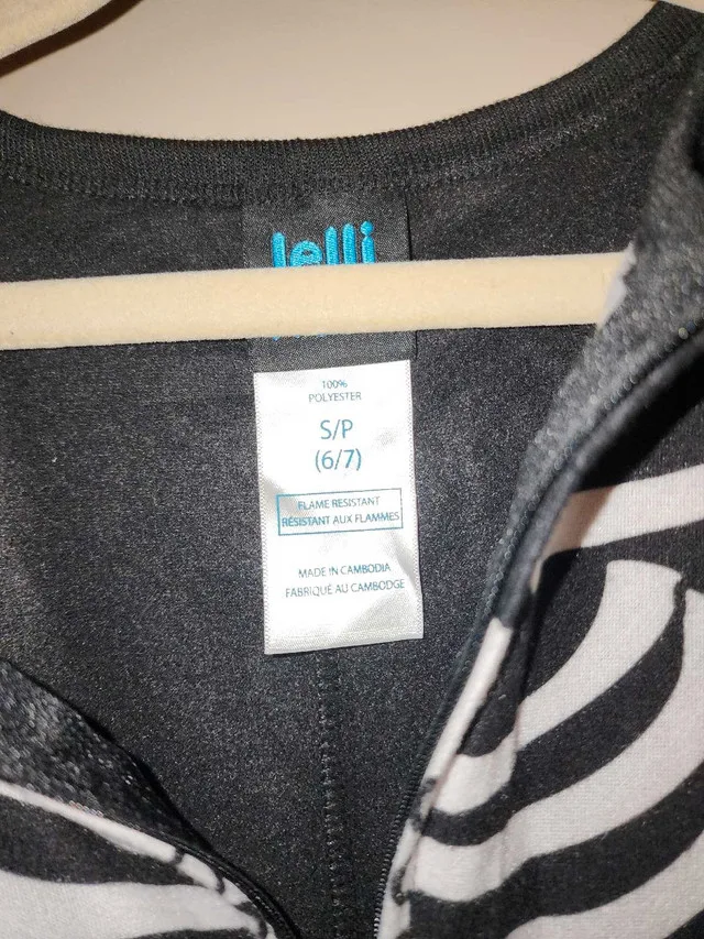 Jellifish Skeleton Pajamas Halloween Costume - Size 6/7 NWT image indicator(2)