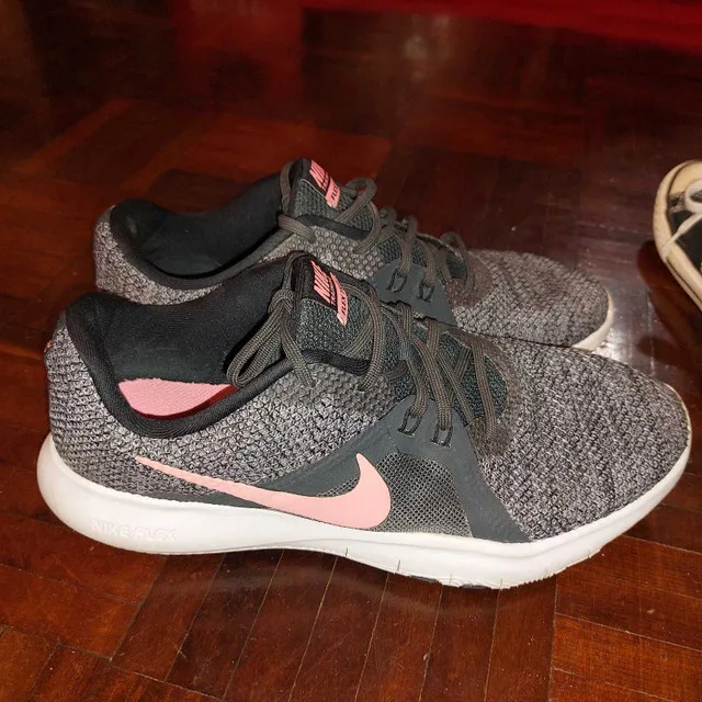 Nike Flex TR 8 Women's Sneakers Size 9.5 *EUC* image indicator(2)