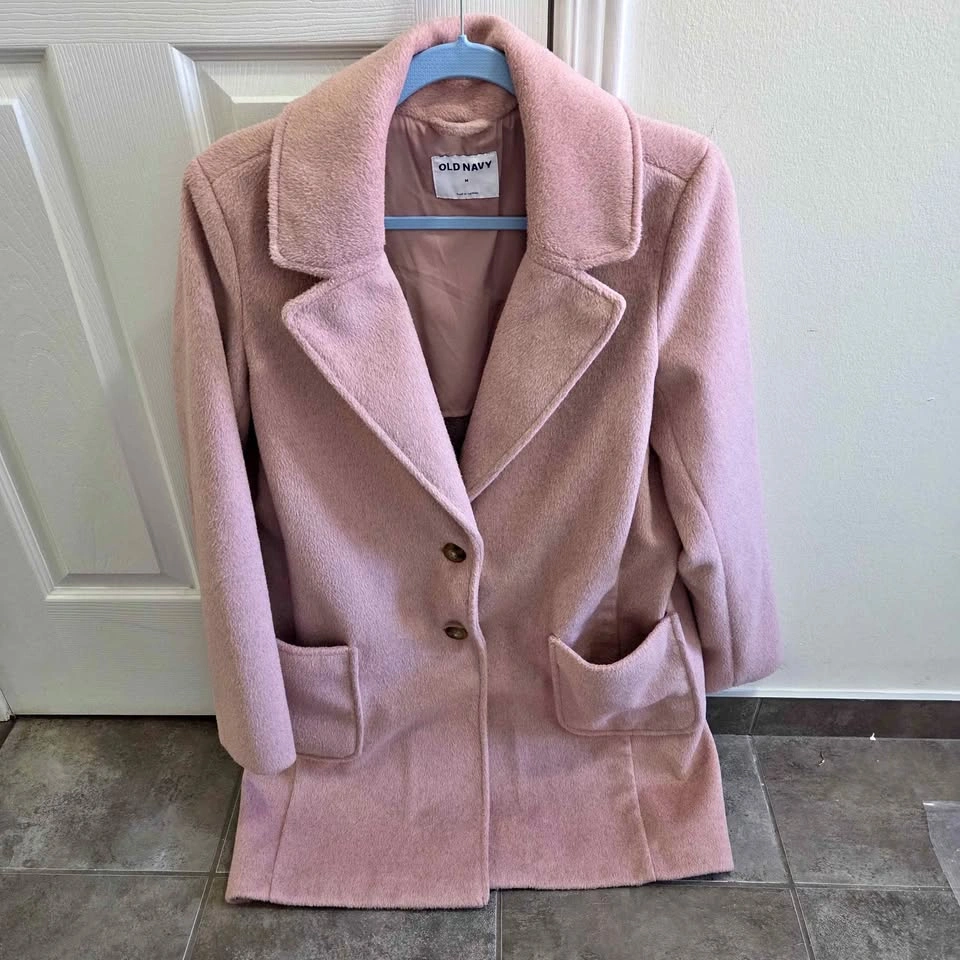 Old Navy Women's Coat - Pink - Medium Size. Spring Coat.