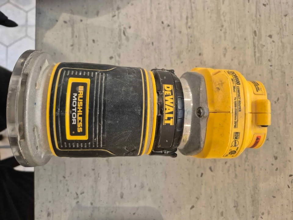 DeWalt DCW600 20V Max Brushless Compact Router + Battery - photo 5