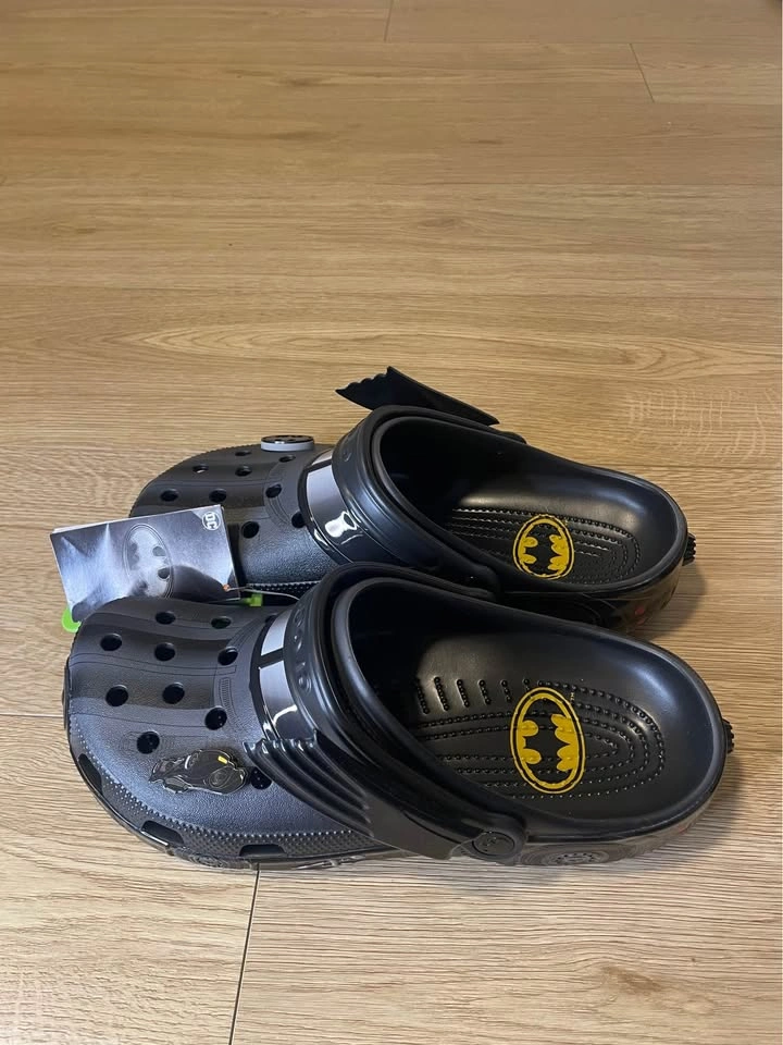 Crocs Batmobile Clogs Brand New Size 10 - photo 3