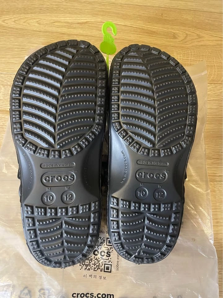 Crocs Batmobile Clogs Brand New Size 10 - photo 4