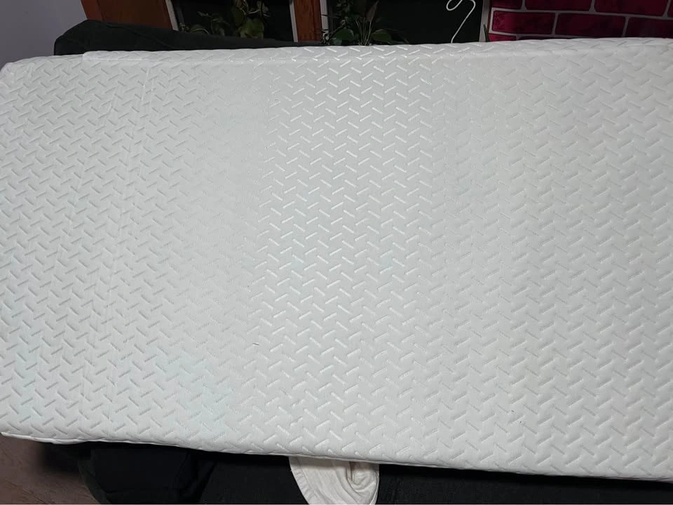 Toddler bed + Mattresses - photo 2