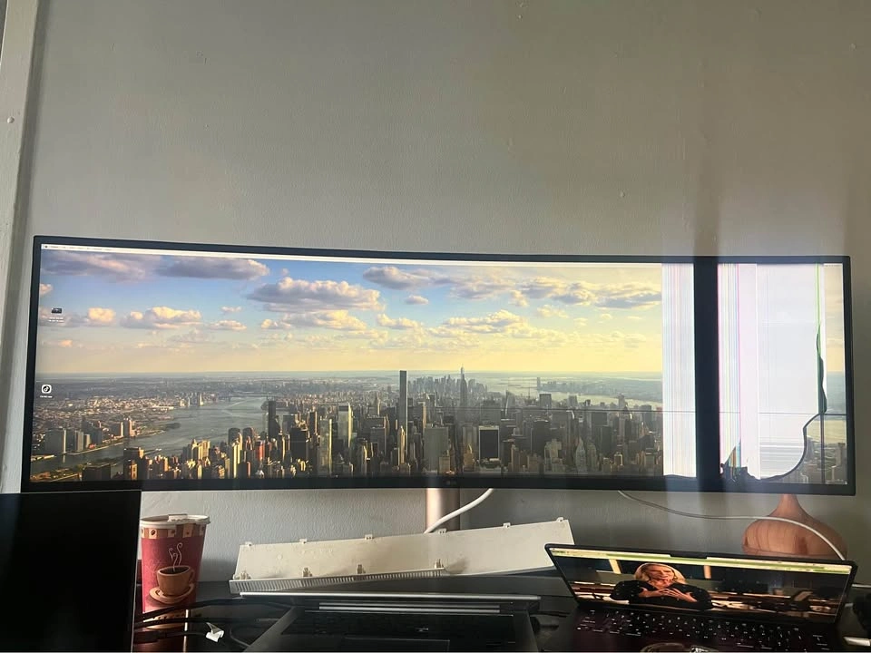 LG 49WL95C-WY Ultrawide Monitor (Broken Screen) - photo 2