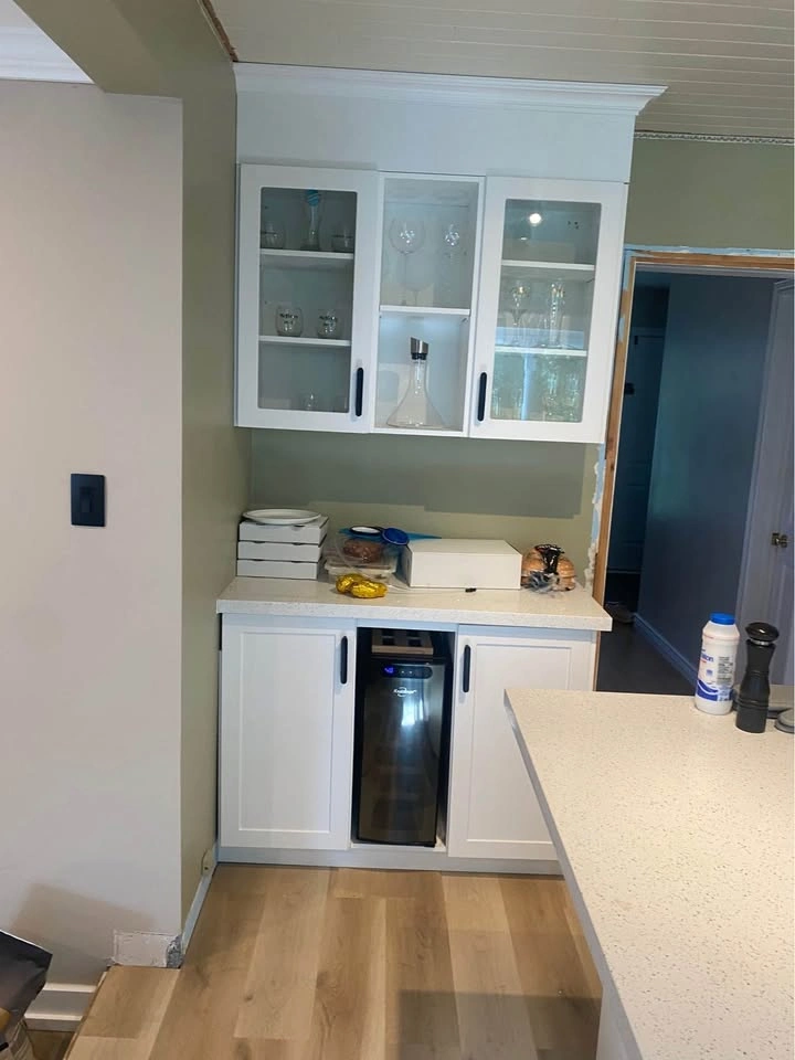 Kitchen Island and Mini Bar