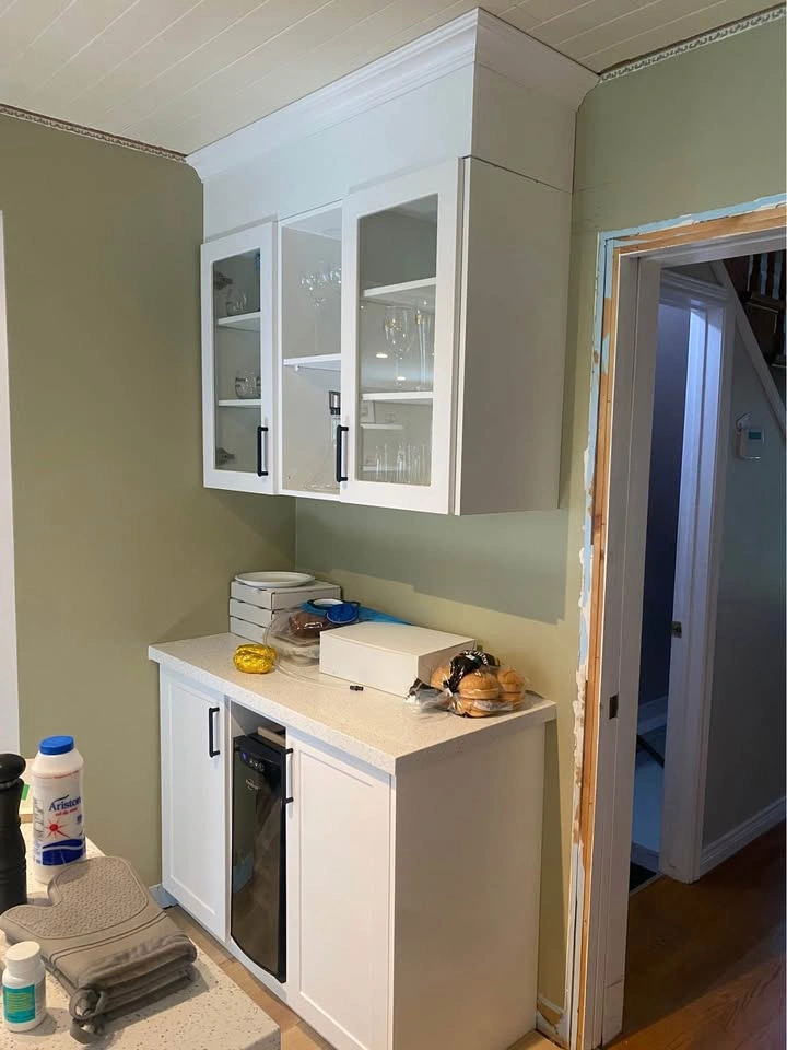 Kitchen Island and Mini Bar - photo 3