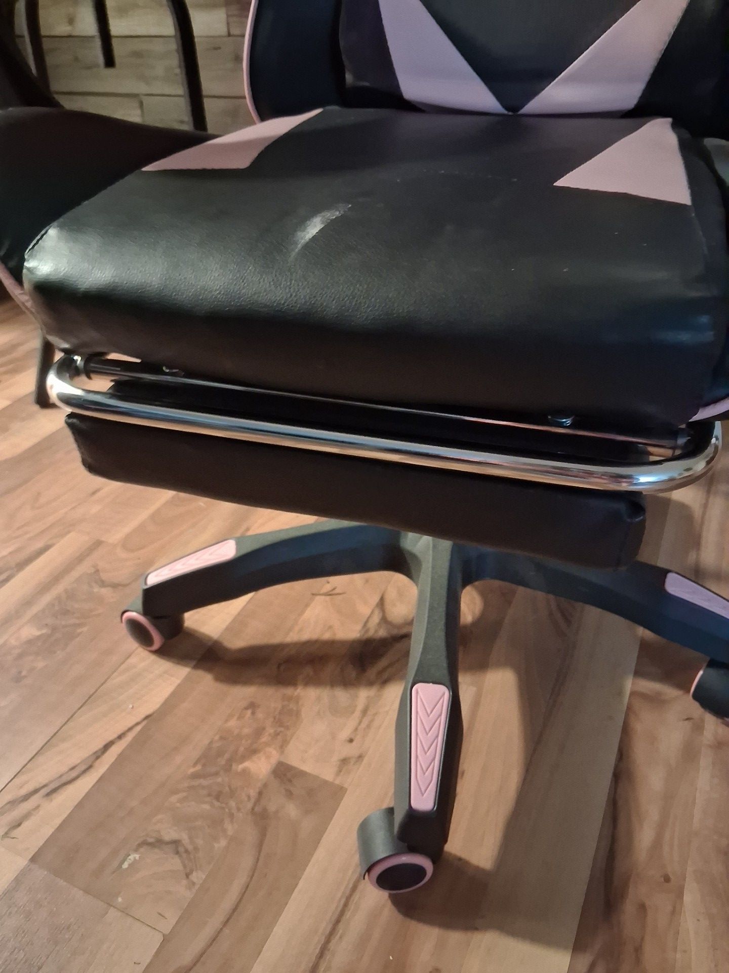 Pink Gaming Chair - photo 3