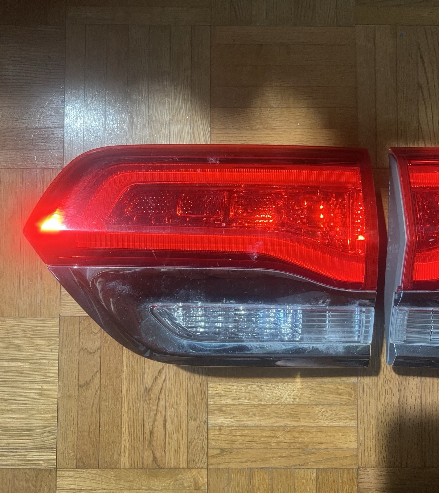 Jeep Cherokee Tail Lights Pair (2014-2020 OEM) - photo 2