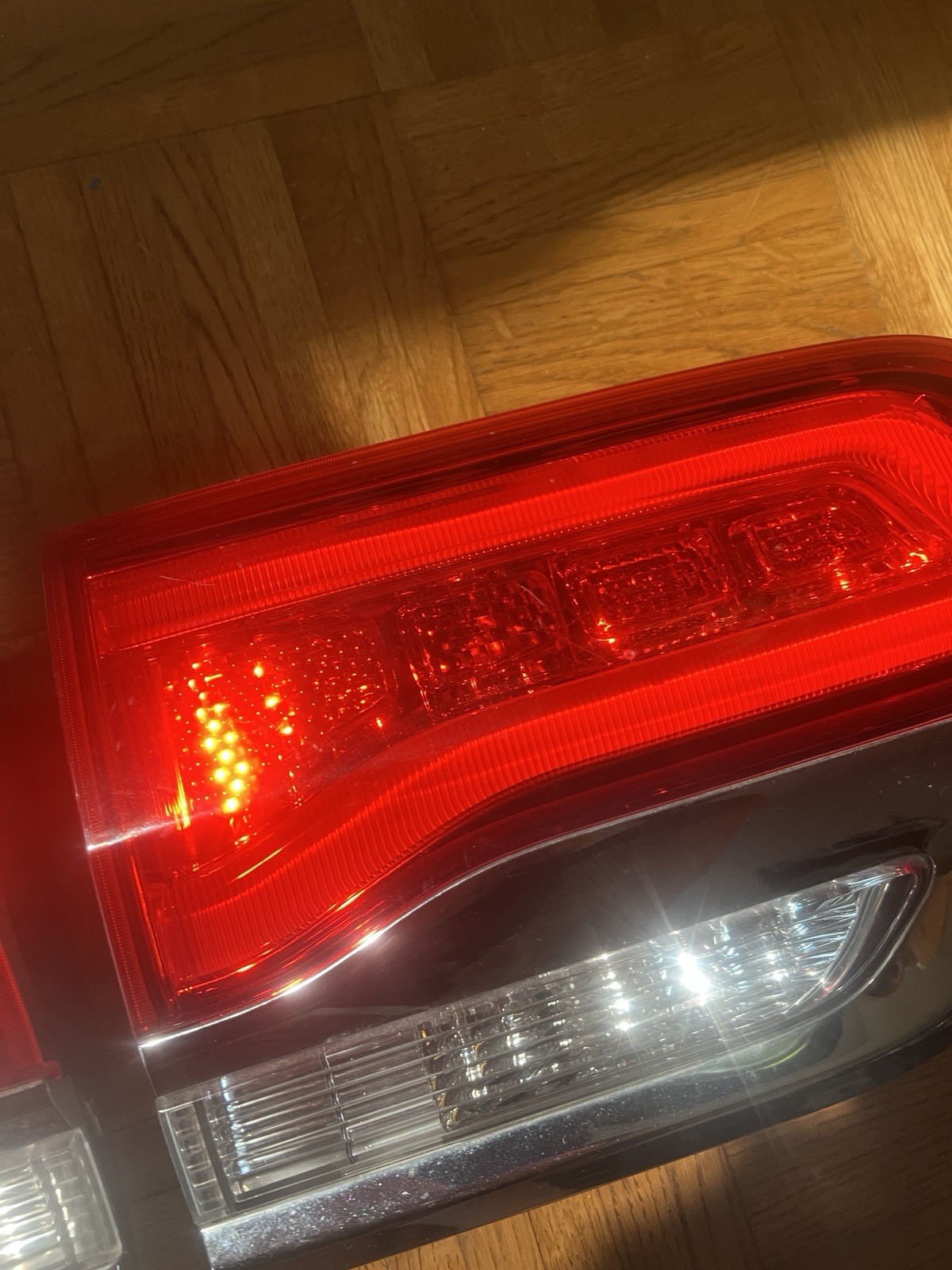 Jeep Cherokee Tail Lights Pair (2014-2020 OEM) - photo 4