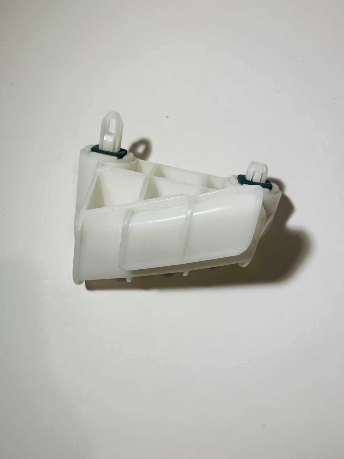 LEXUS 06-11 GS350 REAR RIGHT BUMPER BRACKET 52562-30120 OEM