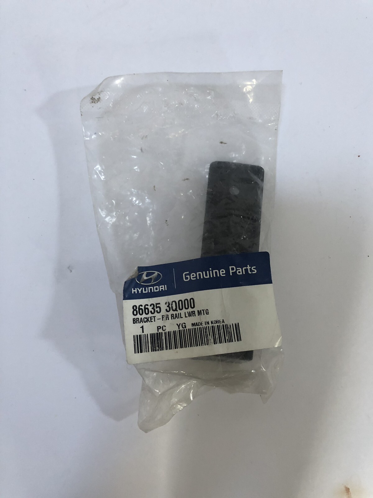 Genuine Hyundai Bracket-Rr Rail Lwr Mtg 866353Q000 OEM