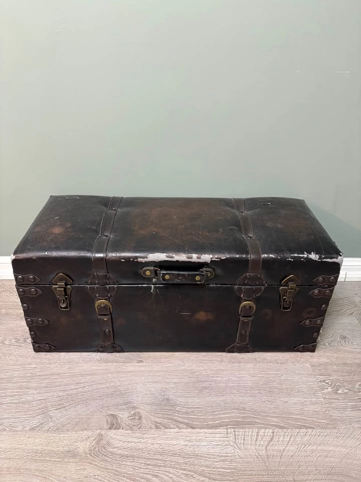 Vintage Leather Trunk - photo 3