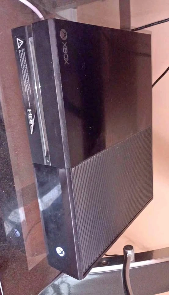 Xbox One with Limited Edition Controller
