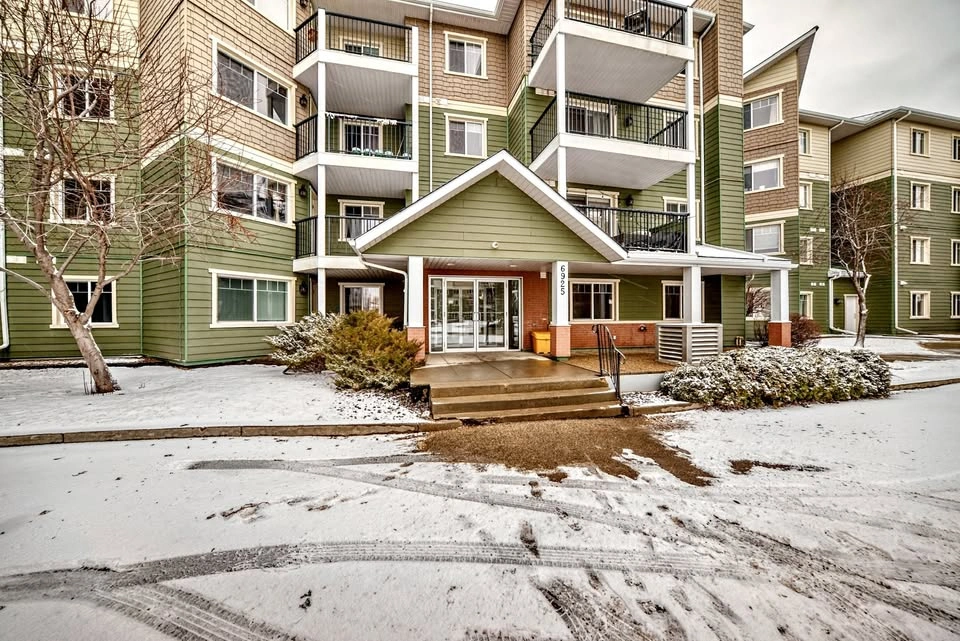 2 Beds 2 Baths Apartment