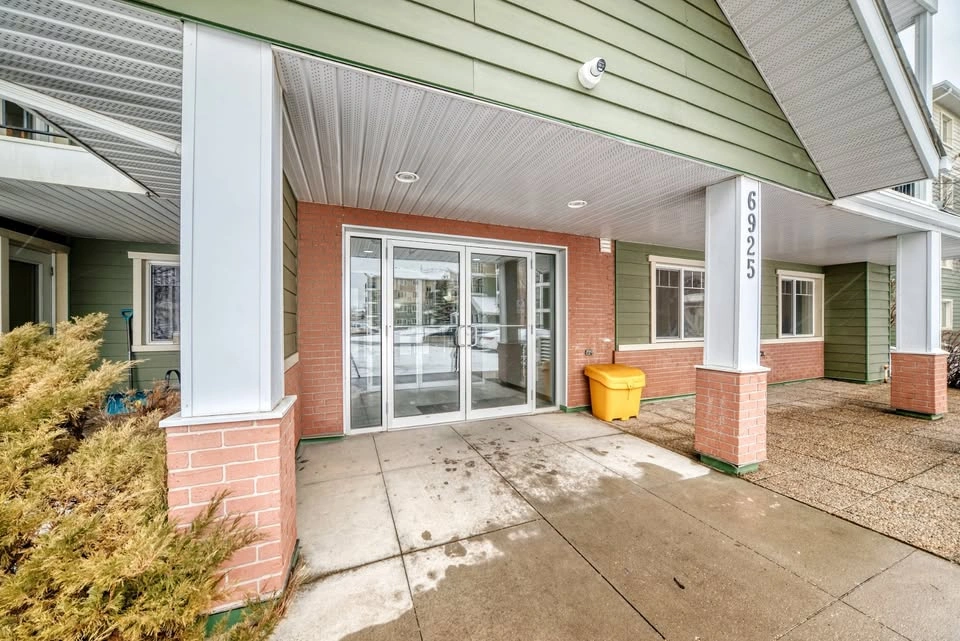 2 Beds 2 Baths Apartment - photo 2