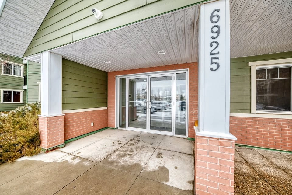 2 Beds 2 Baths Apartment - photo 3