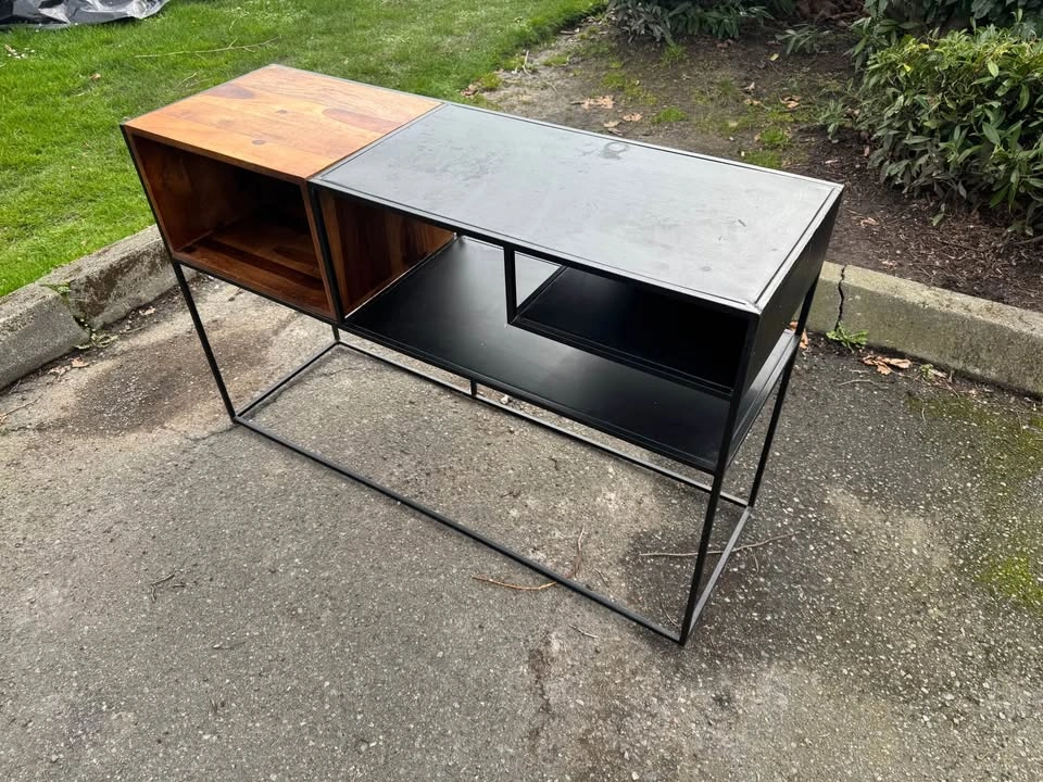 Metal and wood table - 16D 50W 31H - photo 4