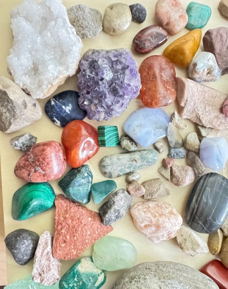 Huge Rock & Crystal Collection in Wooden Box - photo 2