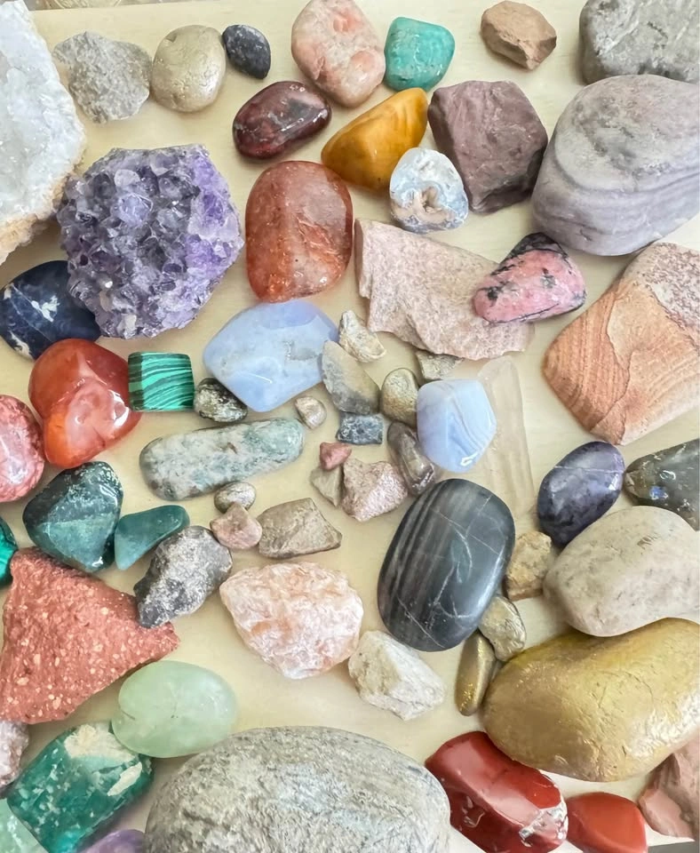 Huge Rock & Crystal Collection in Wooden Box - photo 3