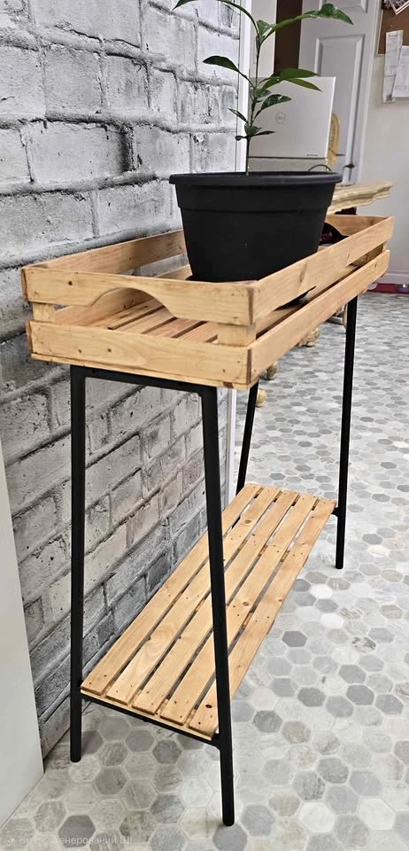 Handmade Wooden & Metal Plant Stand – Unique DIY Build 🌱