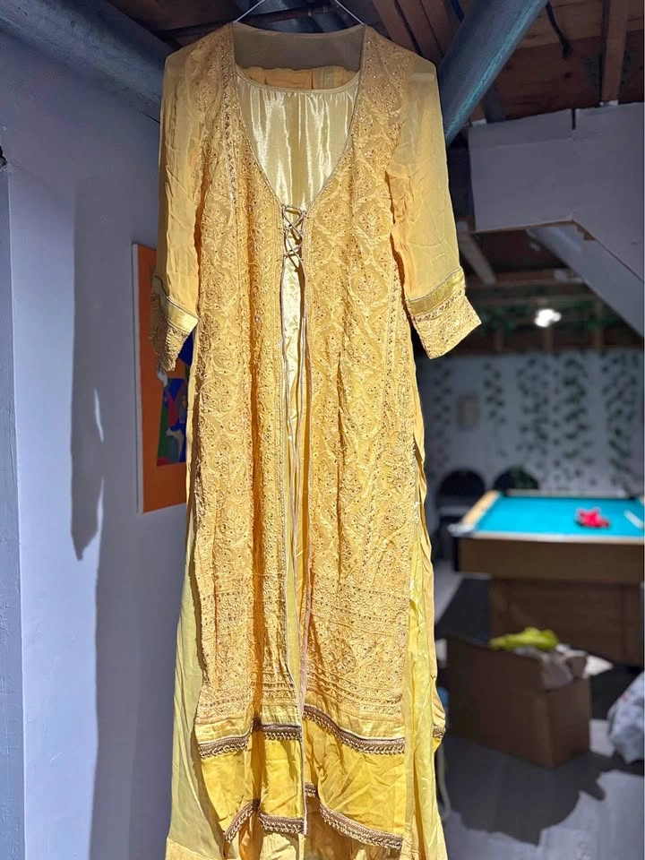 Yellow suit size xs/s