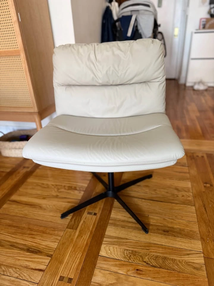 Comfy Swivel Chair - photo 2