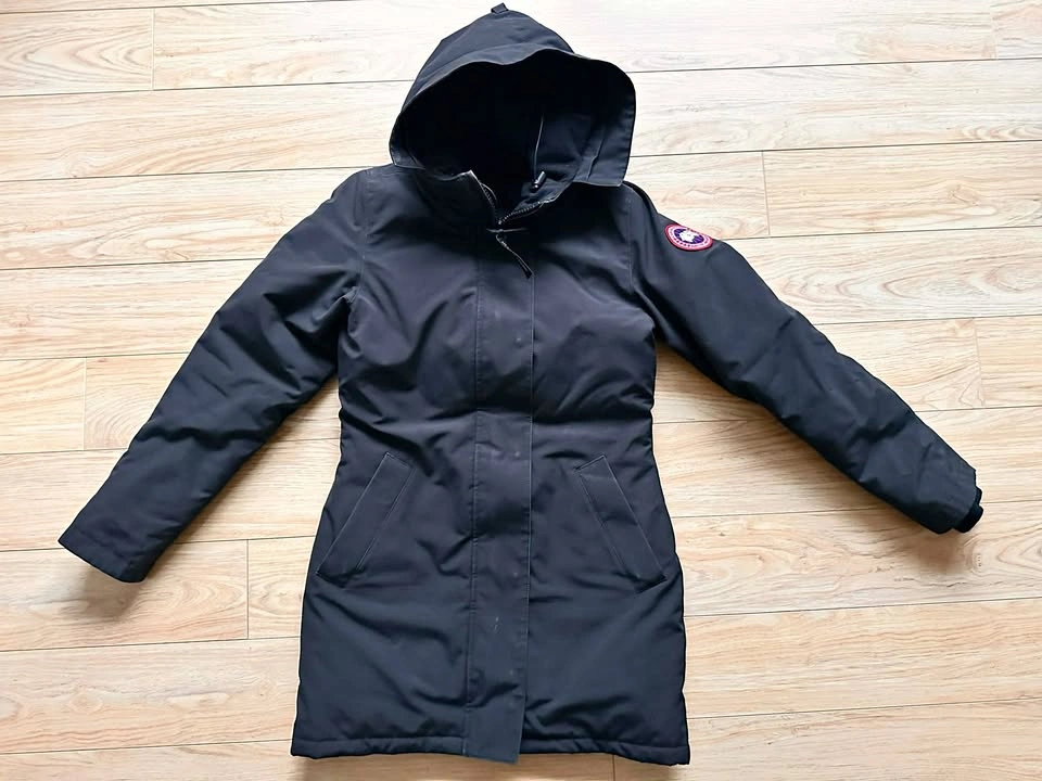Canada Goose 3037L, Size: XS (great condition)