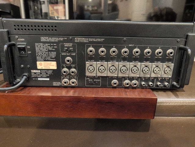 YAMAHA EM2820 8 Channel Analog Mixer - photo 2