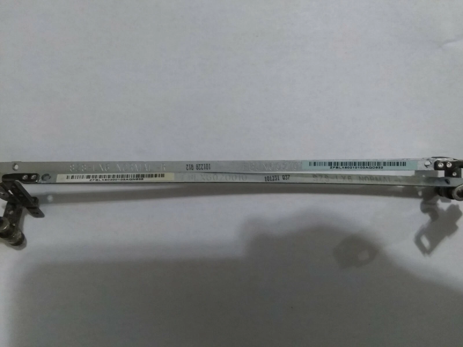 HP DV6-3236NR Laptop Notebook PC Screen Holders - photo 2
