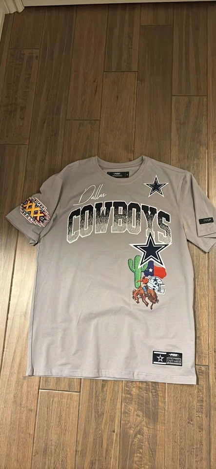 Grey Dallas Cowboys Men's T-Shirt Size Small