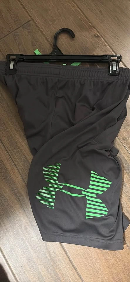 Under Armour Shorts Size XS Men's - photo 4