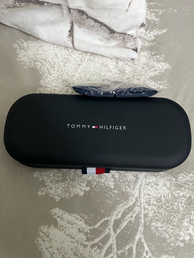 Tommy Hilfiger Glasses Case - photo 3