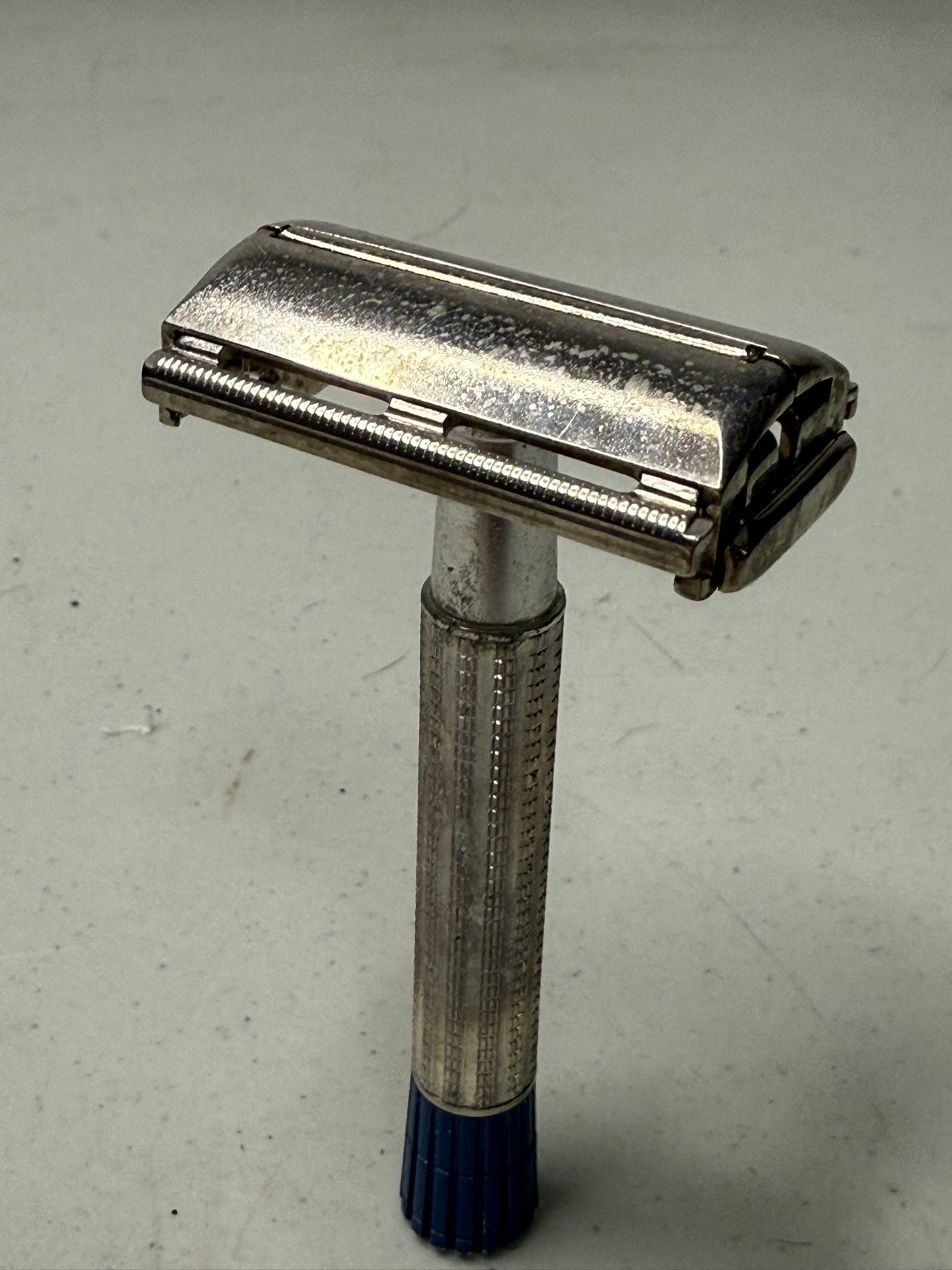 Vtg 1956 B3 Gillette Blue Tip Super Speed DE Safety Razor