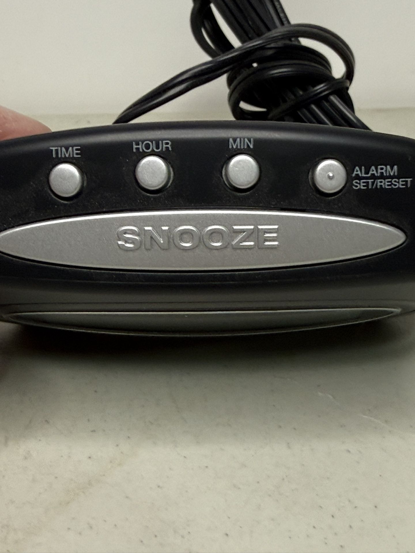 Timex Small Electric Alarm clock - photo 2
