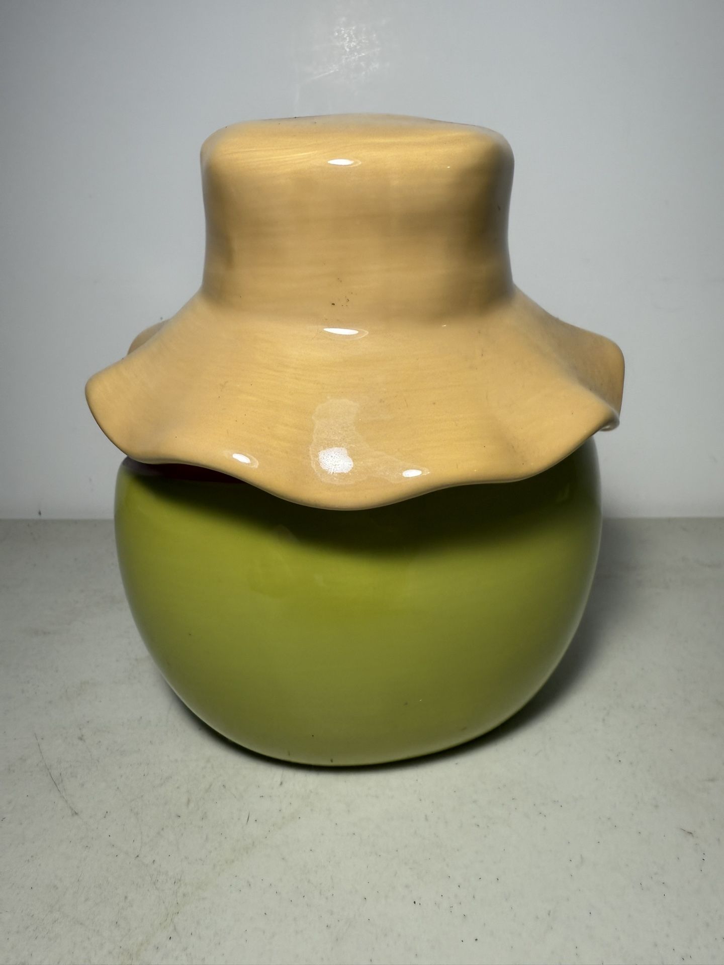 Vintage M&M Red Fly Fisherman w/ Hat Ceramic Candy Jar - photo 4