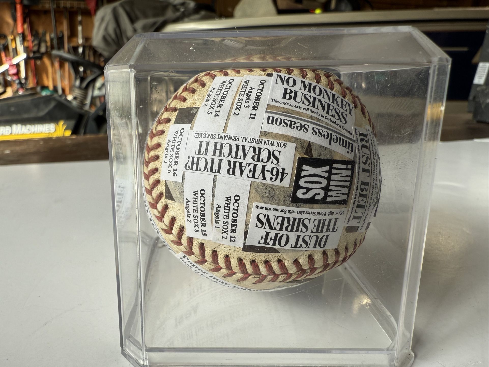 Chicago White Sox 2005 World Series Commemorative Ball - photo 4