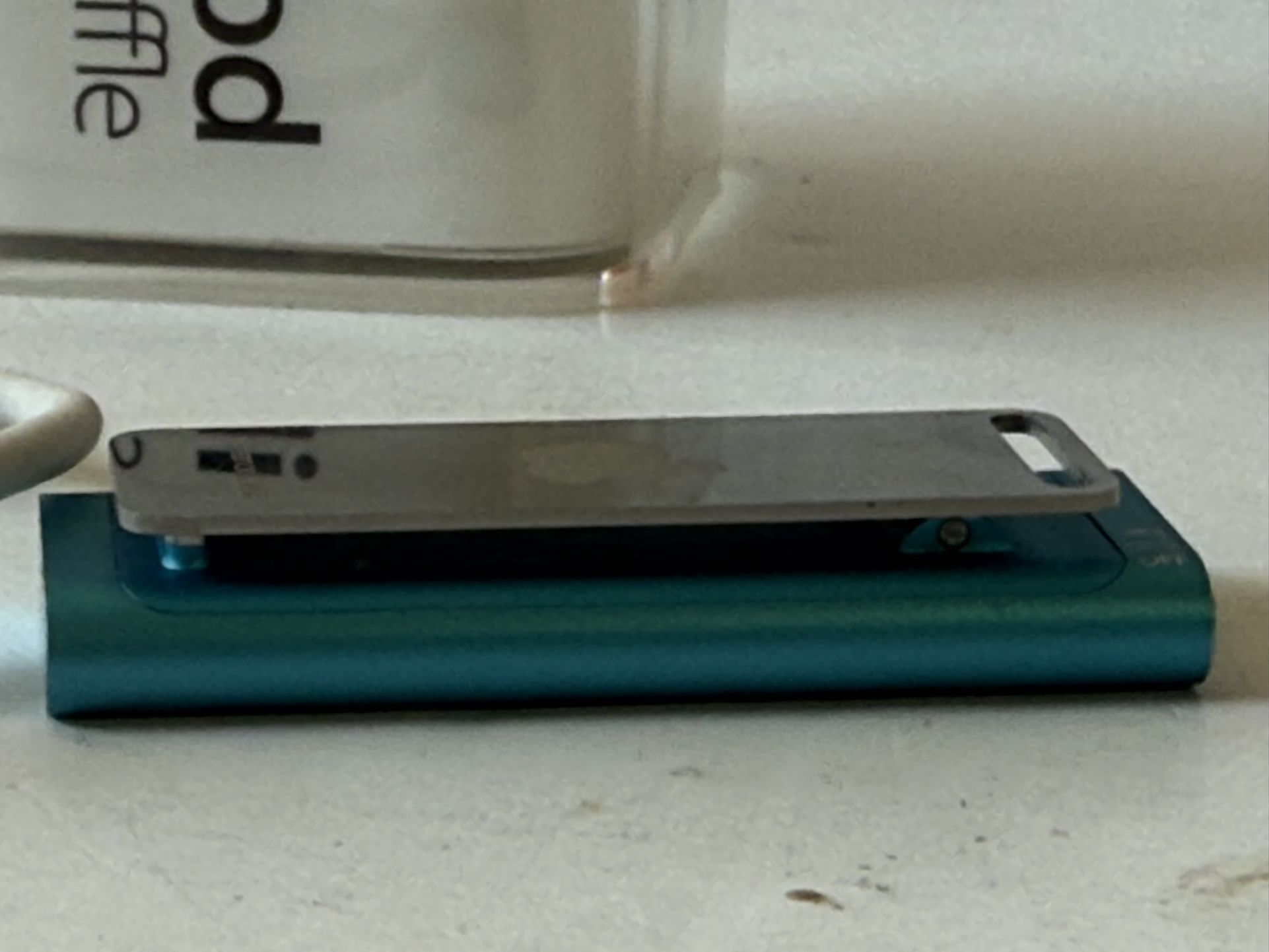iPod Shuffle 3rd Gen 2GB - photo 5