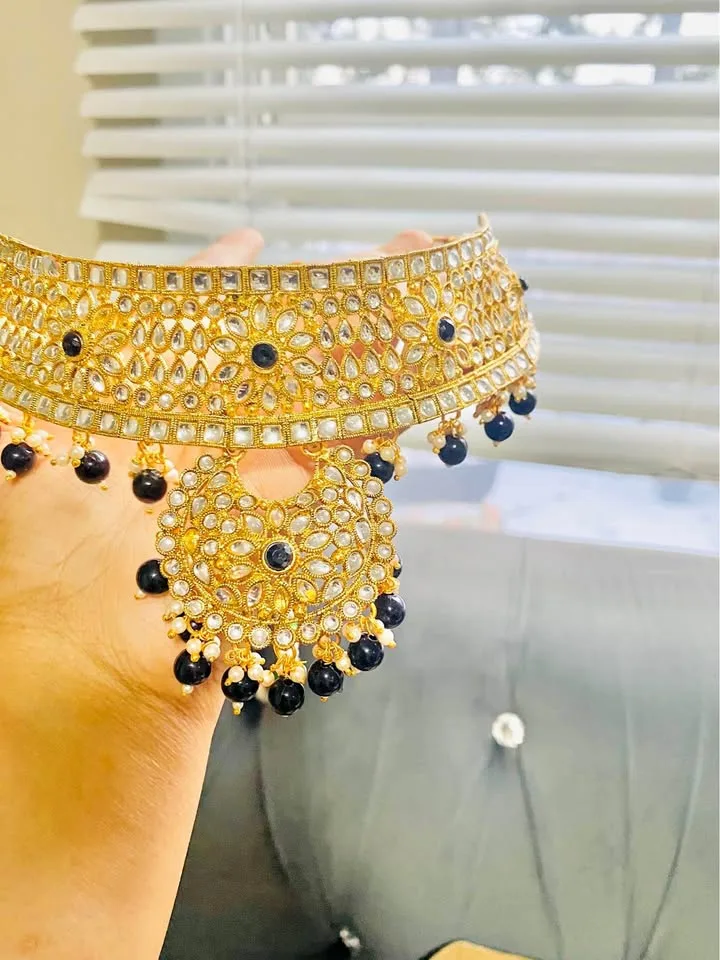 Beautiful 😍 kundan choker set brand new in black thumbnail