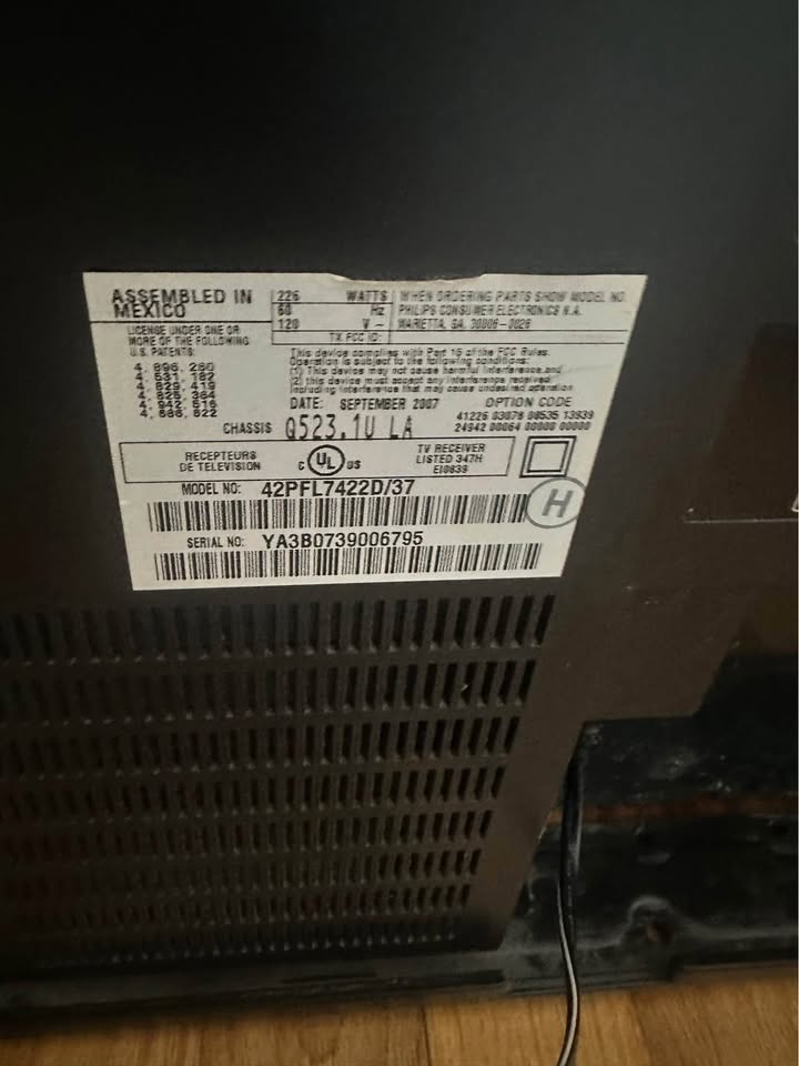 42 Philips TV - Need Gone! - photo 3