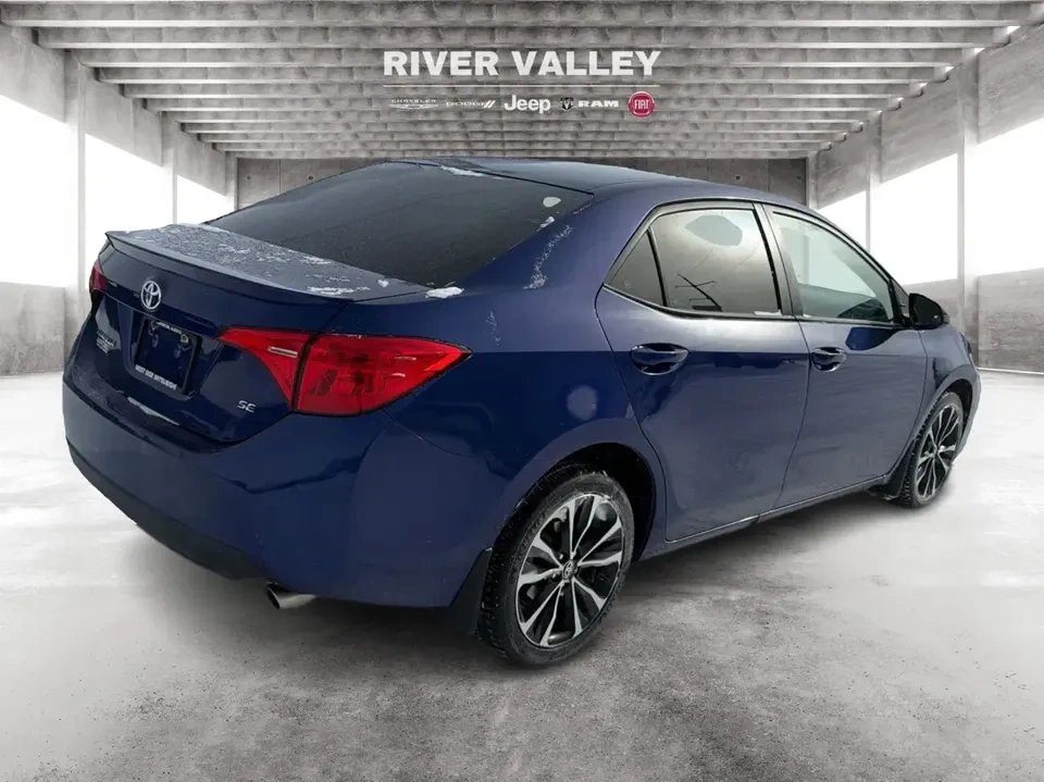 2018 Toyota Corolla SE - photo 3