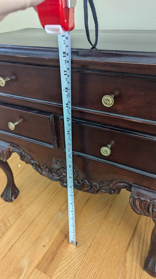 Antique Mahogany Queen Anne/Chippendale Lowboy - photo 2