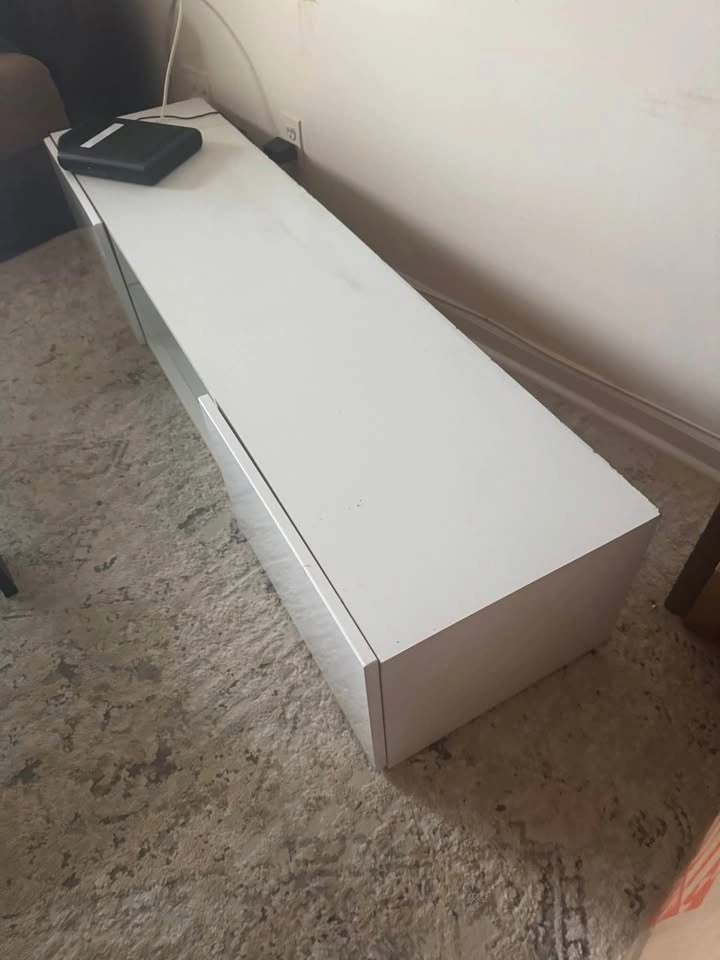 FLOATING TV STAND - photo 2