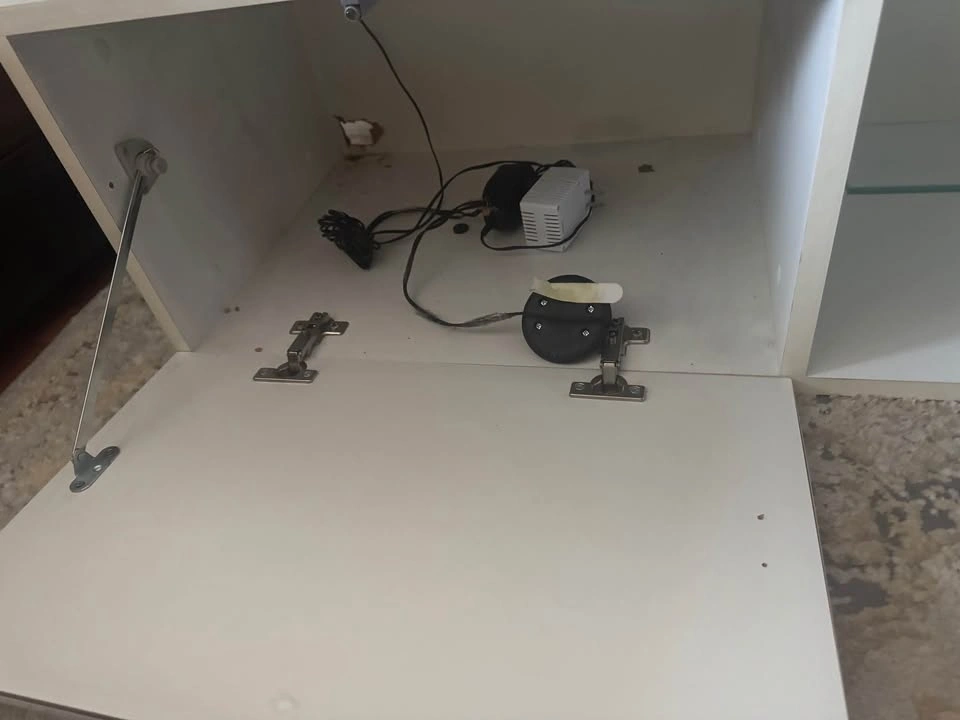 FLOATING TV STAND - photo 4