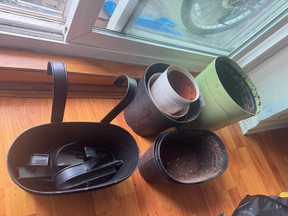 PLANTS CONTAINERS - photo 2