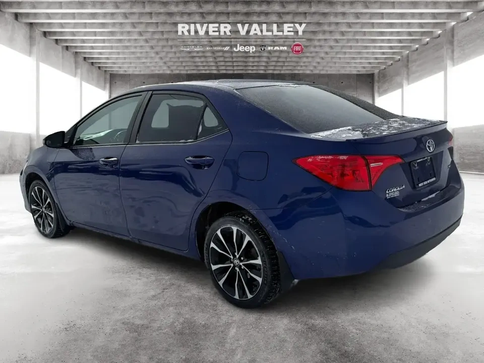 2018 Toyota Corolla SE - photo 2