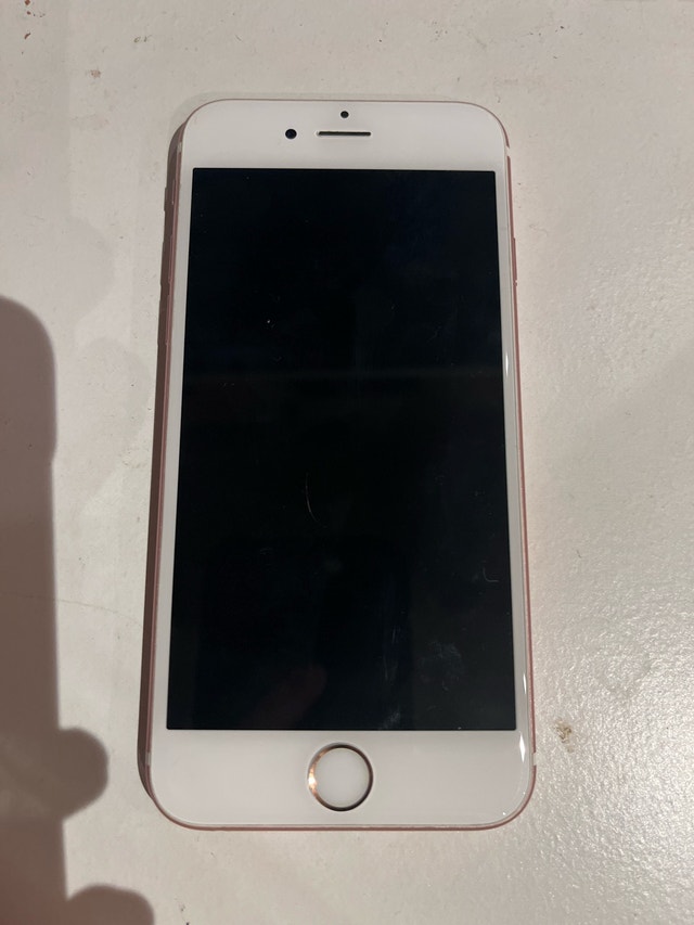 (Water damaged) iPhone S