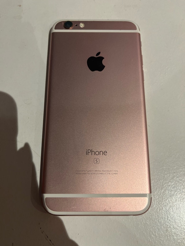 (Water damaged) iPhone S - photo 2