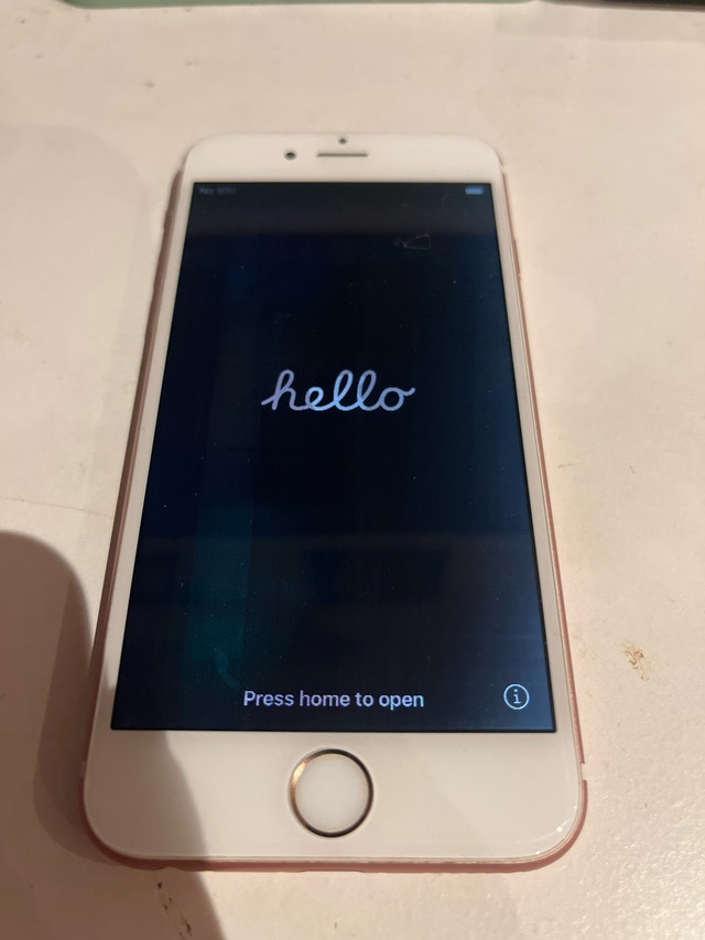 (Water damaged) iPhone S - photo 4