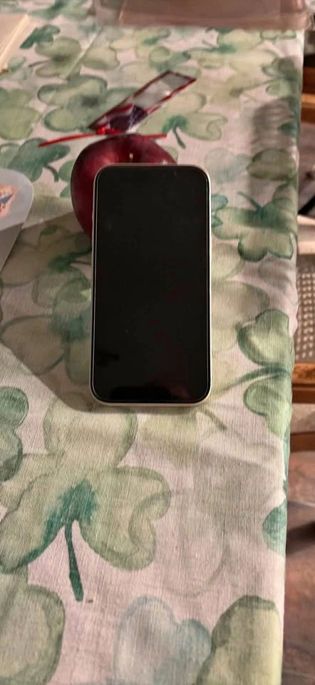 iPhone 15 Ivory 128gig