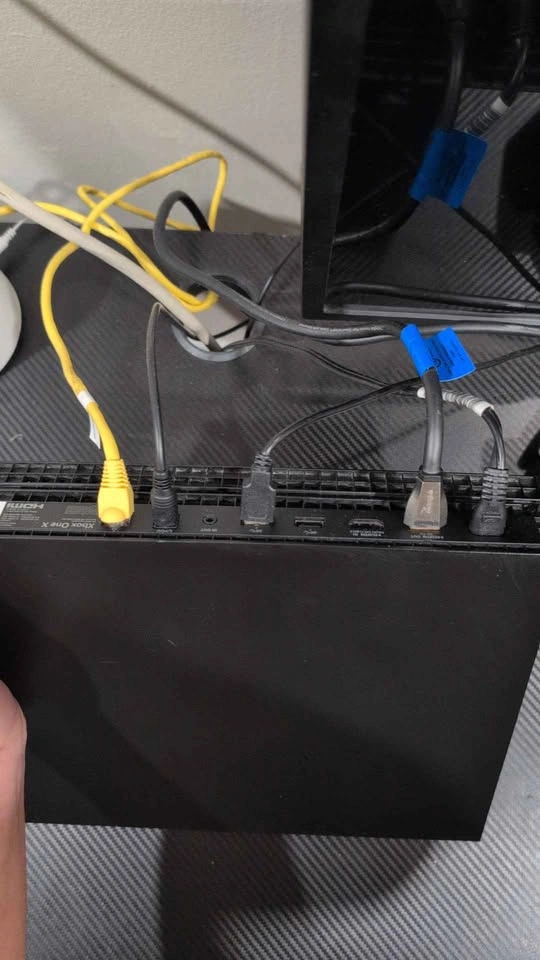 Xbox One X and Xbox One - photo 3